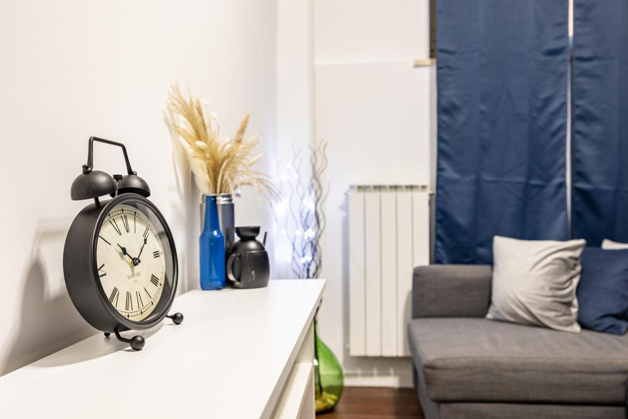 Blu Escher Mini At Vatican Apartment *